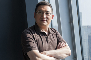 報告文學獎：獲獎作品《方大曾：消失與重現》作者：馮雪松（回族）         創作感言　　寫作《方大曾：消失與重現》的過程，是我作為一名新聞人，職業理想不斷升華的過程。我始終相信，不用內心去感知，鏡頭是虛浮的，不用雙腳去丈量，解說詞是沒有溫度的，真正的紀錄者應該追求嚴謹和真實，而不是炫技和討好。