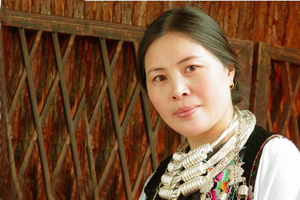 報告文學獎：獲獎作品《逐夢》作者：龍寧英（苗族）         創作感言　　通過創作《逐夢》，我的靈魂受到了洗禮，精神得到了幫扶。作為生活在基層的少數民族作家，我意識到，自己要走出自我的天地，融入時代發展的大潮中去，學習那些博大精深的民族民間文化，傾聽普通百姓的心聲，不斷創作出講好老百姓故事的作品來。