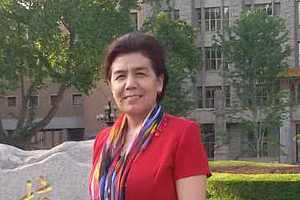 翻譯獎：維吾爾文譯漢文作者：姑麗娜爾·吾甫力（維吾爾族）         創作感言　　正因為這部作品在當代維吾爾文學創作中的重要地位、突出的社會現實意義，以及作者豐富的歷史文化知識和嫻熟的創作技巧、高尚的人格魅力，都吸引我閱讀、思考，進而產生了想把作品翻譯成漢語，讓更廣大的各民族讀者能通過漢語了解這部作品，了解維吾爾族歷史文化……