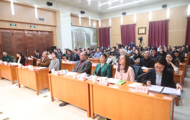 在不同的地域與歷史中，探尋共通的文學精神