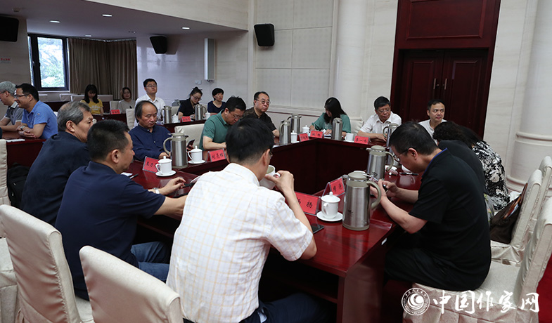 8月11日，第七屆魯迅文學獎終評會投票現場