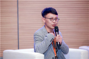 科幻文學(xué)：獲獎作品《奇跡之夏》作者：馬傳思         獲獎感言　　在田野中放牛時(shí)，或者干農(nóng)活的閑暇坐在樹蔭下歇息時(shí)，也或者在某個(gè)炎熱的夏夜，躺在門外的竹席上納涼的時(shí)候，四周的一切事物會以一種奇妙的方式朝我匯聚過來：幾只螞蟻從草叢間出現(xiàn)，在我指尖列隊(duì)行進(jìn)；一群秧雞從蟄伏的田埂下朝我張望；一只貓頭鷹在睡夢中向我囈語；田野中的麥浪翻滾，傳來大地心臟的律動；山林中的風(fēng)聲呼嘯，帶來遠(yuǎn)方的氣息……