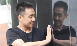 所謂先鋒，或?qū)⑹桥f的棄物 