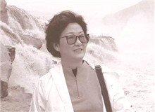 【凌　力】	吳秉杰丨《凌力：尋找歷史與現實有價值聯系的一面》；	劉詩宇丨《<少年天子>：皇權下的“精神病象”》。