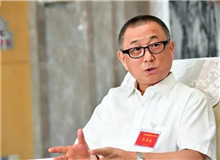 【劉醒龍】	蔡家園丨《關于劉醒龍的四個思考片段》；	桫　欏丨《<天行者>：塑造鄉村知識分子的精神群像》。