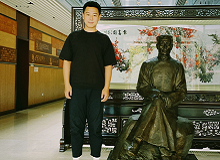 鮑磊：林白的作品溫暖了我二十年的歲月　　第一次讀林白的作品是在2002年11月，我在山西五臺山進(jìn)行一個月的寫生的時候……[詳細(xì)]