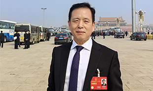 全國人大代表，中國作協黨組成員、副主席、書記處書記李敬澤