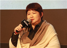 何向陽：《月下》是李鳳群的驚艷之作　　李鳳群將小說人物層層剝蝕，層層反芻，向我們道出現代女性生活中的罪與罰。[詳細]