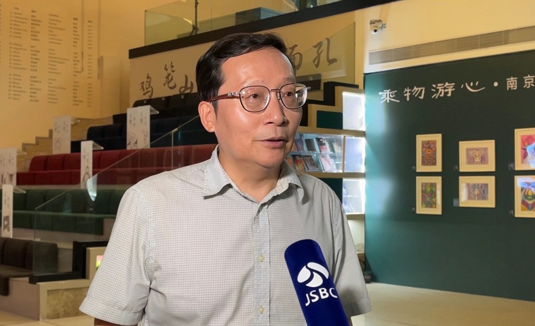 南京市文投集團(tuán)有限責(zé)任公司副總經(jīng)理、民建中央文化委員會(huì)委員、南京市文學(xué)之都促進(jìn)會(huì)秘書長聞一武接受專訪