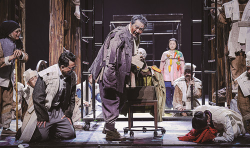 話劇《生命冊》劇照（圖片由陜西人民藝術劇院提供）