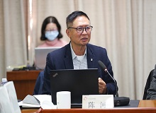 陳河長篇小說《誤入孤城》研討會在北京舉行11月23日，由《十月》雜志社、北京十月文藝出版社主辦的“陳河長篇小說《誤入孤城》研討會”在北京出版集團舉行。 [詳細]