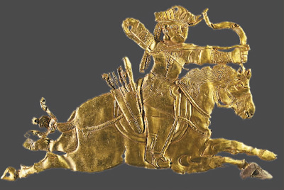 唐吐蕃時期騎射形金飾片。 青海省海西州民族博物館供圖