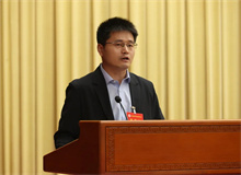 楊輝：以文學(xué)批評參與當(dāng)代文化創(chuàng)造　　十余年有一個(gè)問題始終縈繞于懷，那就是如何做出屬于我們這一代人的學(xué)問……[詳細(xì)]