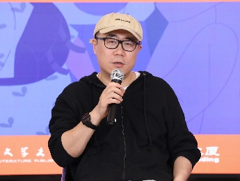 流量狂歡中的“躺平”詩學