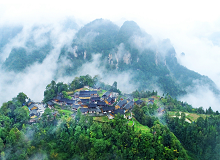 湖南十八洞2022年7月30日，中國作家“深入生活、扎根人民”新時代文學實踐點落戶十八洞村。 [詳細]