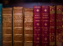 古法　　老簡是一位小有名氣的室內建筑設計師。因為經常出現在一些公共場合，他需要合適的服裝……[詳細]