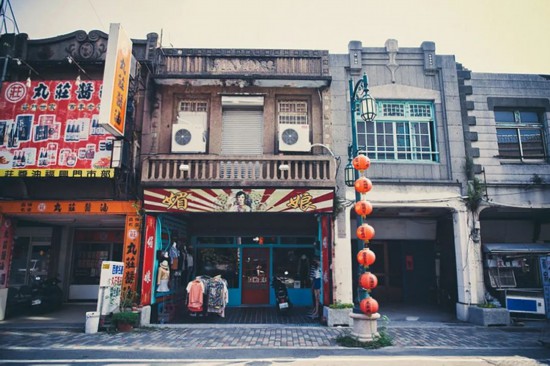 張信哲出生在中國臺灣云林縣的西螺古鎮(zhèn)。