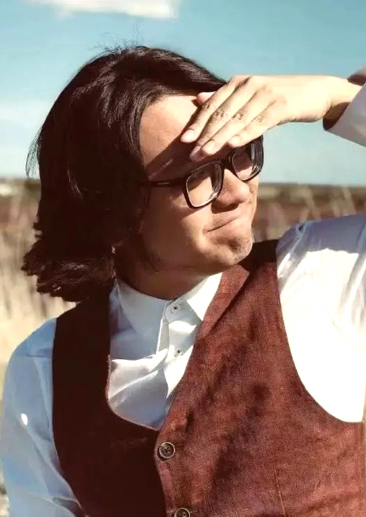 王智涵，青年譯者，譯有《月球城市》《金色筆記》等